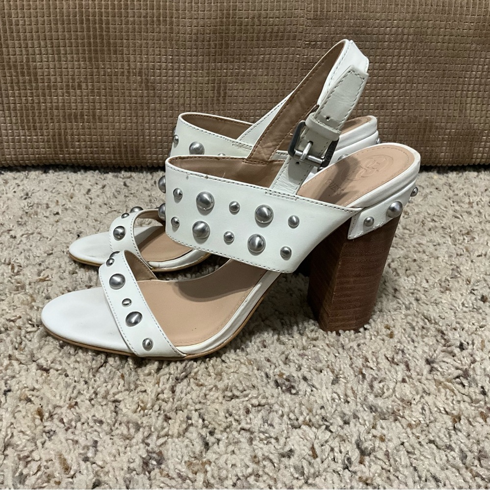 Guess hi heel ,wedges adjustable,women’s size 8.5 white. - Picture 2 of 11